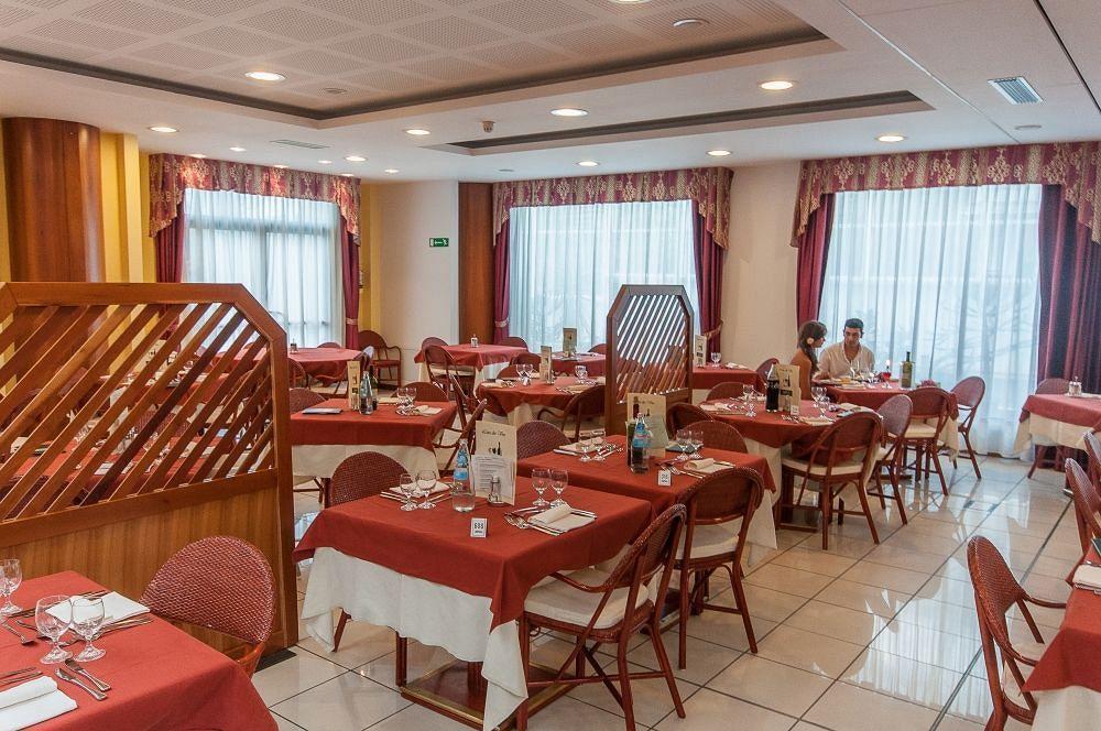 Alpholiday Dolomiti Wellness & Family Hotel Dimaro Dış mekan fotoğraf