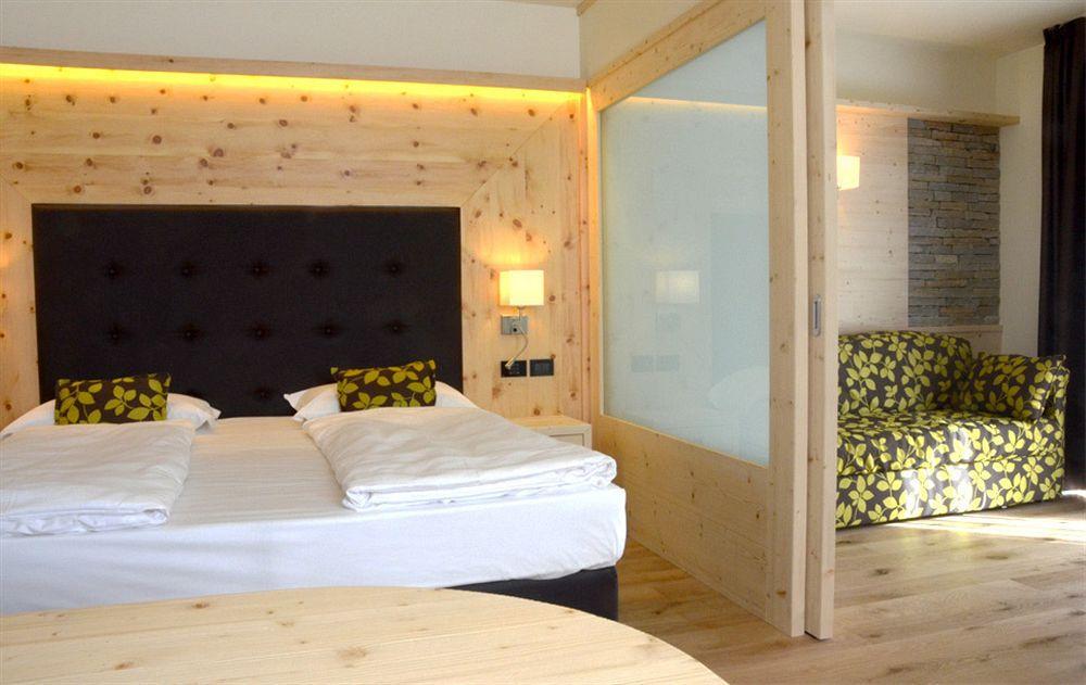 Alpholiday Dolomiti Wellness & Family Hotel Dimaro Dış mekan fotoğraf