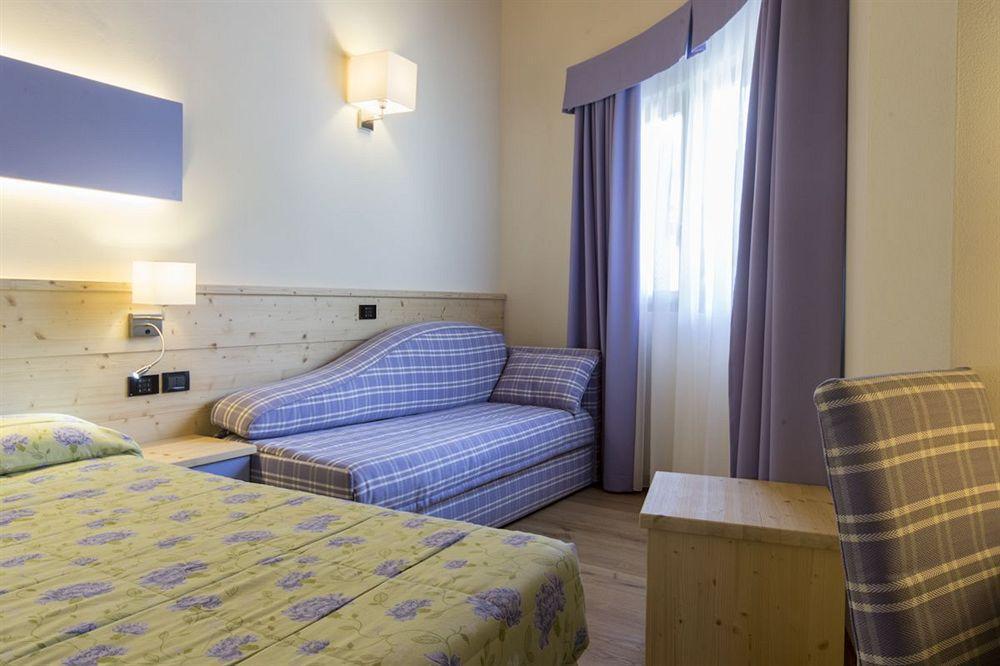 Alpholiday Dolomiti Wellness & Family Hotel Dimaro Dış mekan fotoğraf