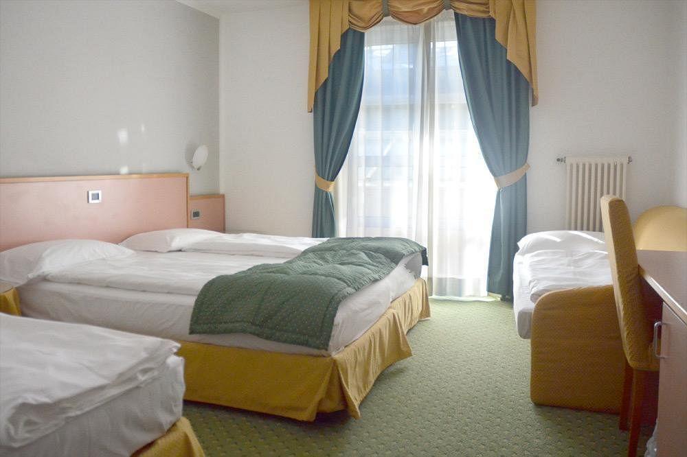 Alpholiday Dolomiti Wellness & Family Hotel Dimaro Dış mekan fotoğraf