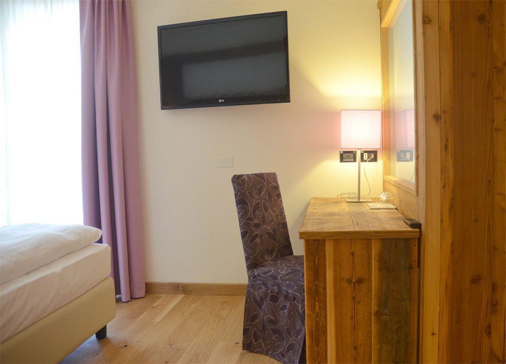 Alpholiday Dolomiti Wellness & Family Hotel Dimaro Dış mekan fotoğraf