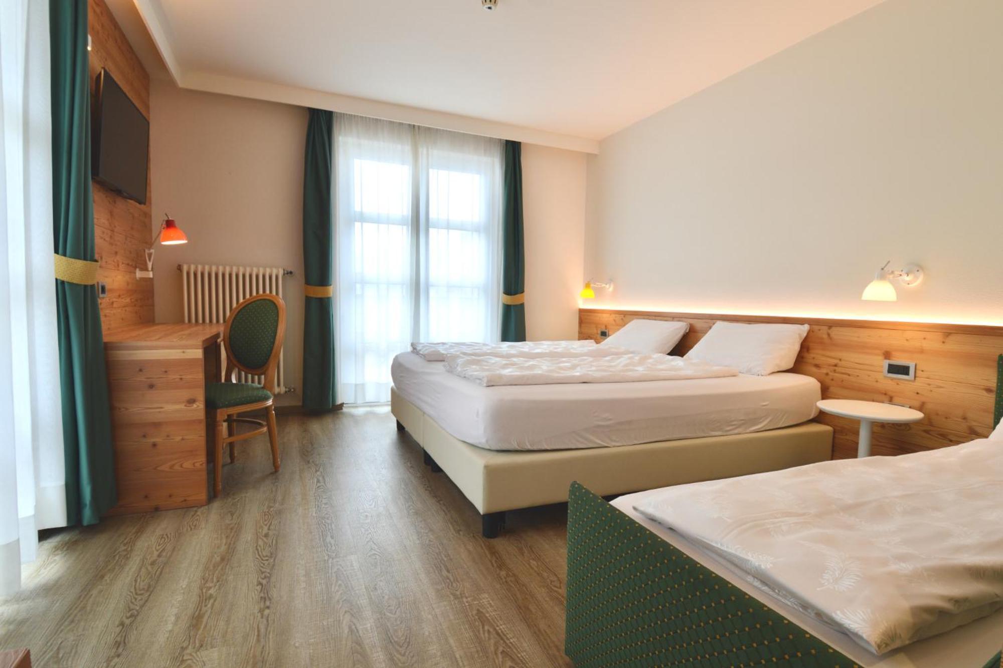 Alpholiday Dolomiti Wellness & Family Hotel Dimaro Oda fotoğraf