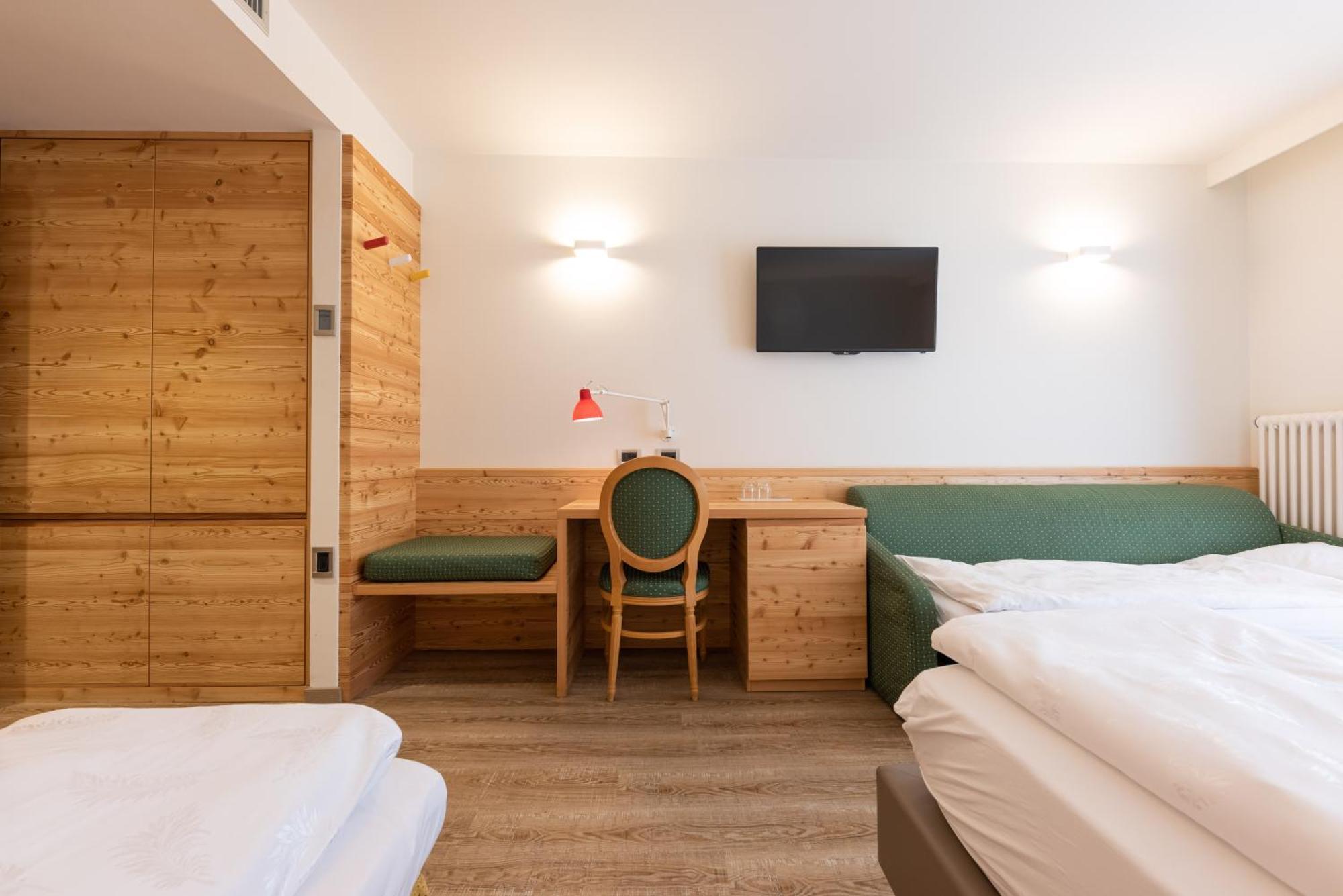 Alpholiday Dolomiti Wellness & Family Hotel Dimaro Oda fotoğraf