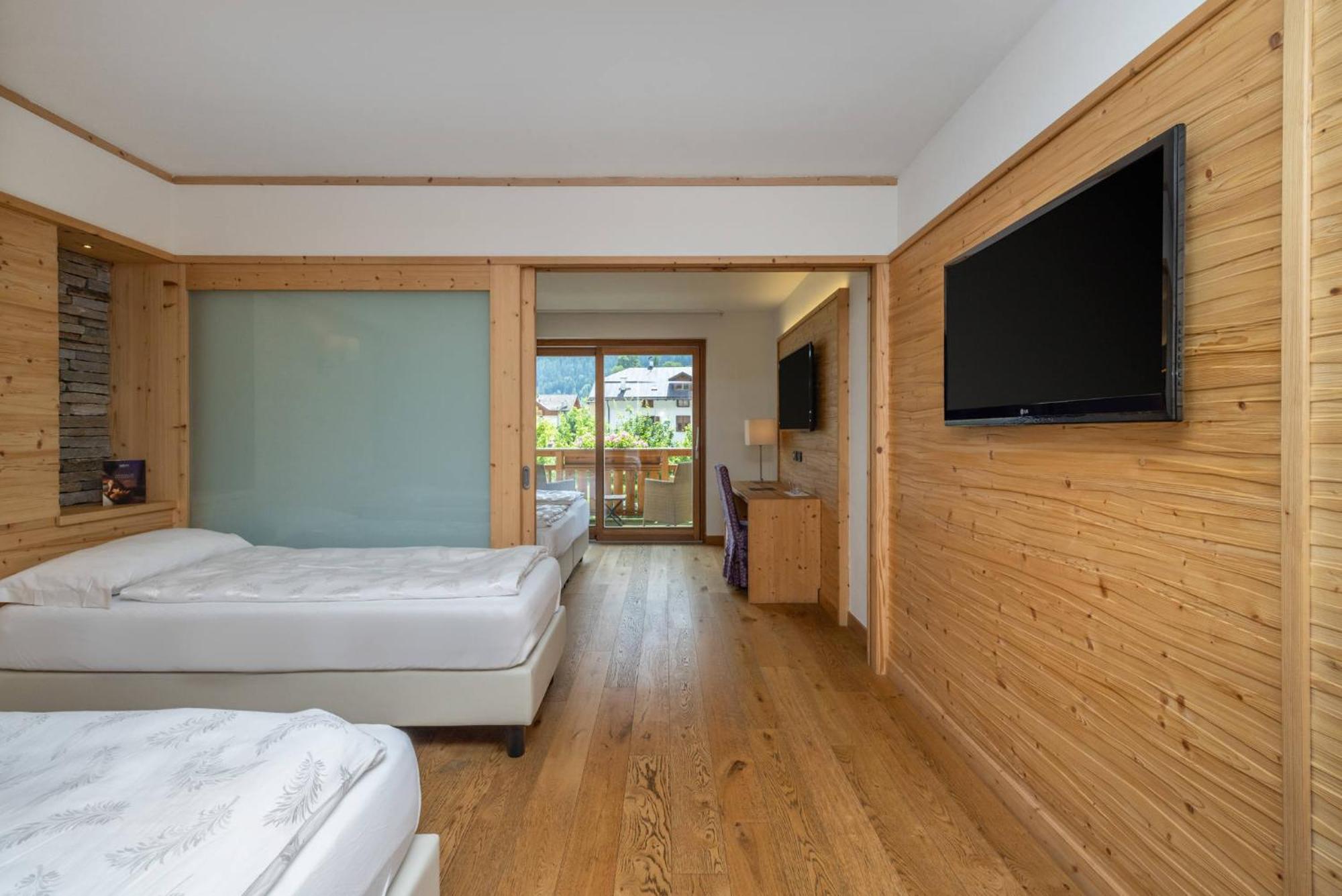Alpholiday Dolomiti Wellness & Family Hotel Dimaro Oda fotoğraf