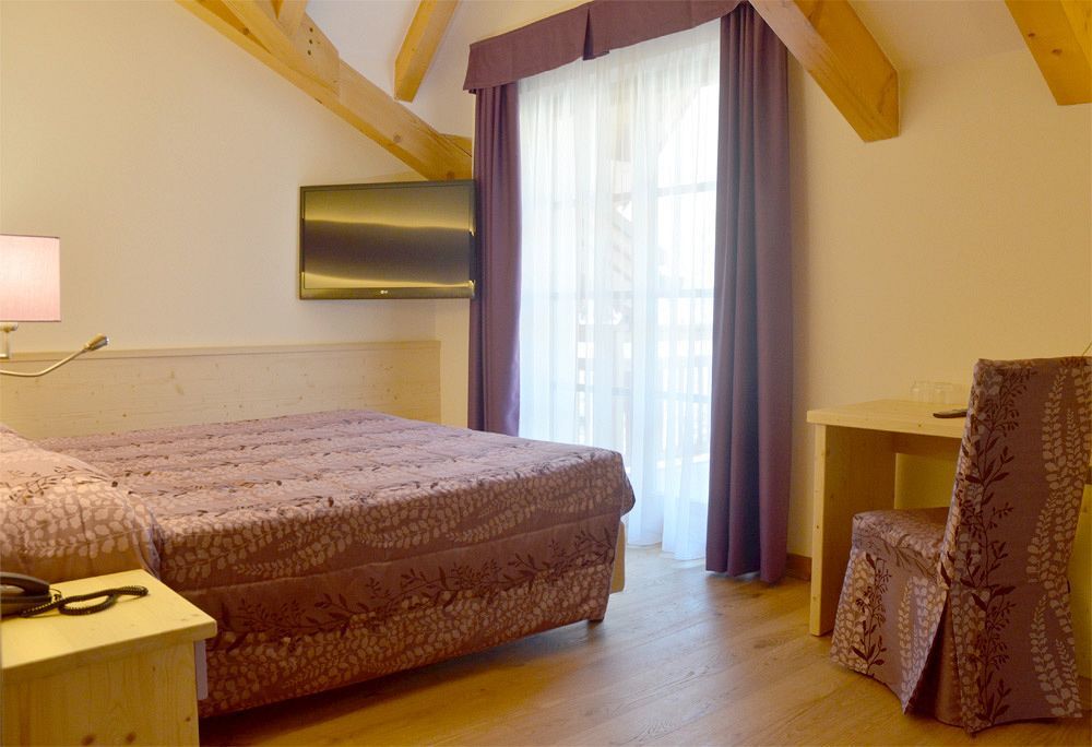 Alpholiday Dolomiti Wellness & Family Hotel Dimaro Dış mekan fotoğraf