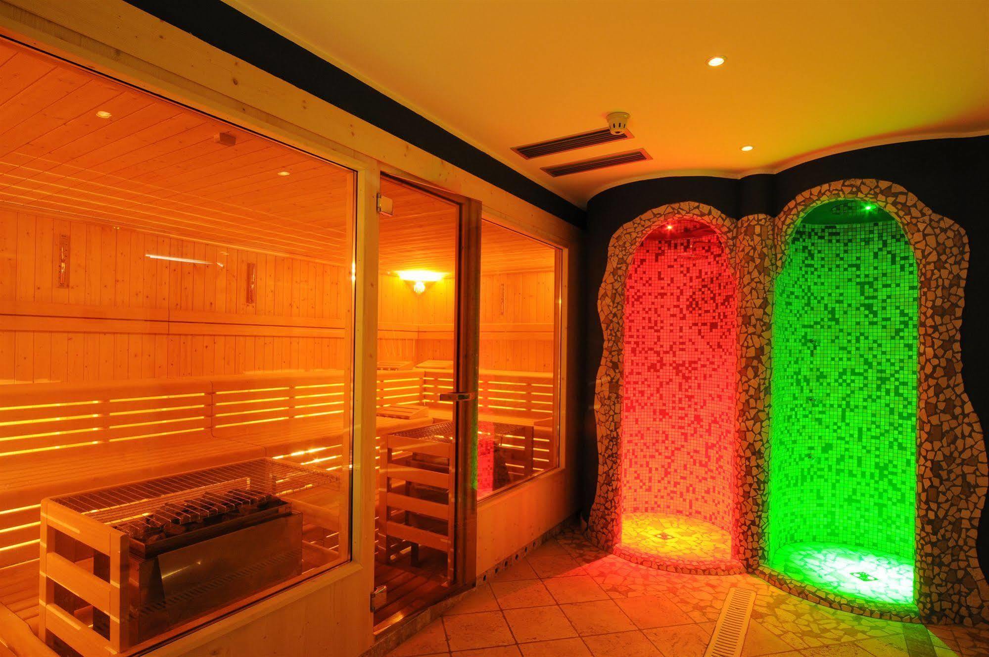 Alpholiday Dolomiti Wellness & Family Hotel Dimaro Konforlar fotoğraf