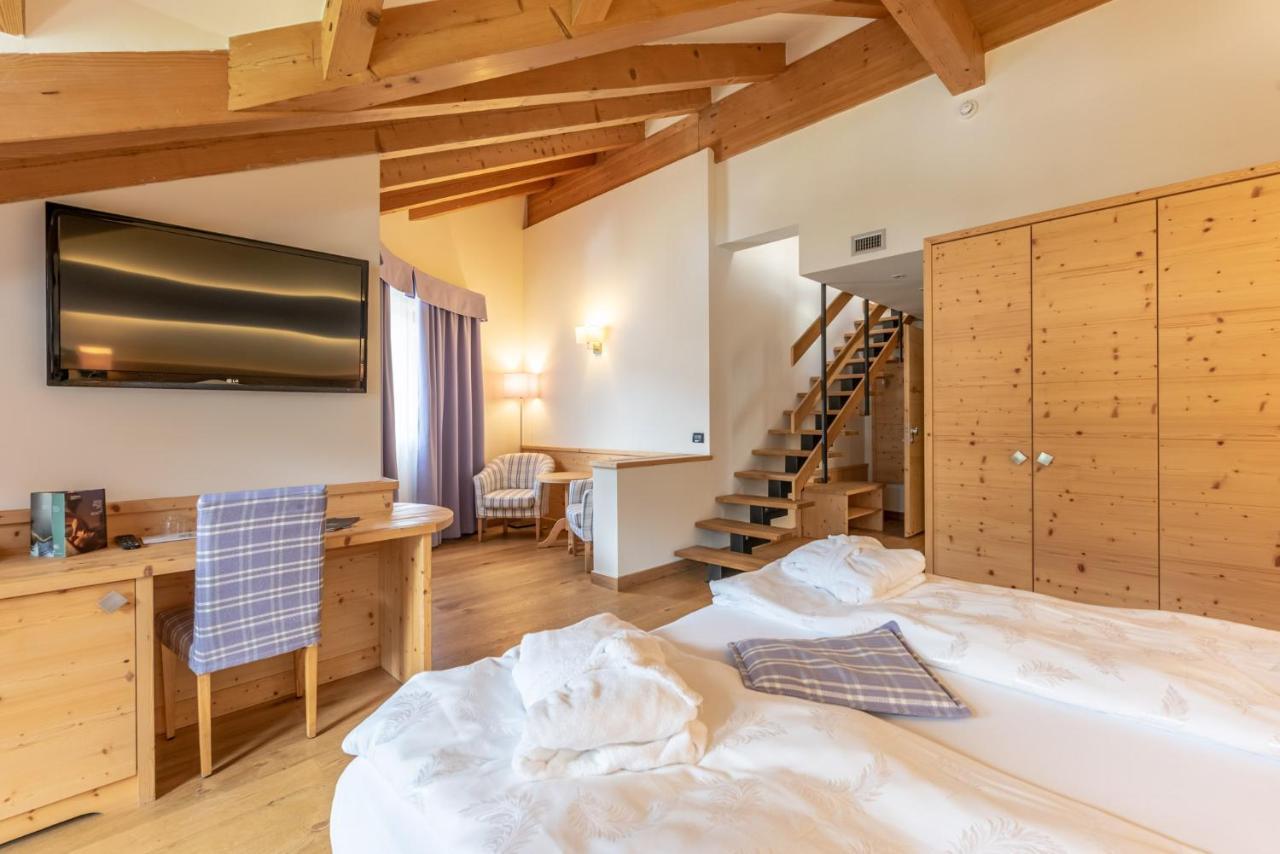 Alpholiday Dolomiti Wellness & Family Hotel Dimaro Dış mekan fotoğraf